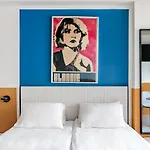 Bob W Chueca