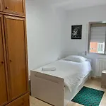C8 Comodo Piso De 3 Habitaciones Cerca Del Centro De Madrid