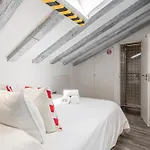 Attic 3Bedrms-2Baths In Heart Of Malasana
