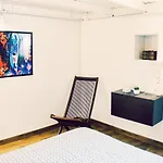 Lollipop Flats City Centre Suite