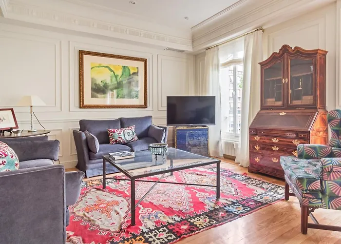Elegant 3-Bedroom Apartment In Exclusive Barrio Salamanca Stylish & Spacious, Padilla III