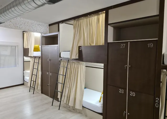 Hostel M-A Rooms Mate
