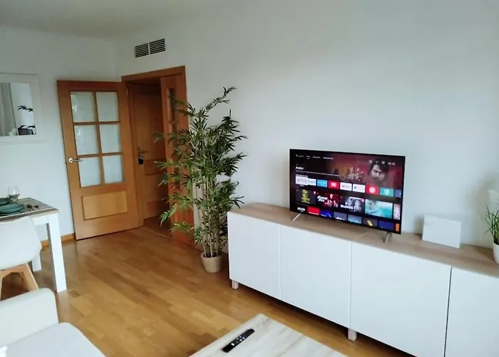 Apartamento Amplio, Luminoso Y Confortable Cc