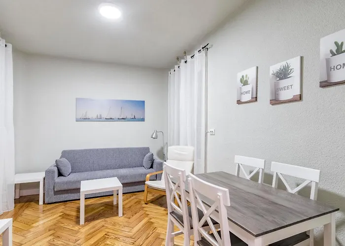 Cozy Flat In La Latina