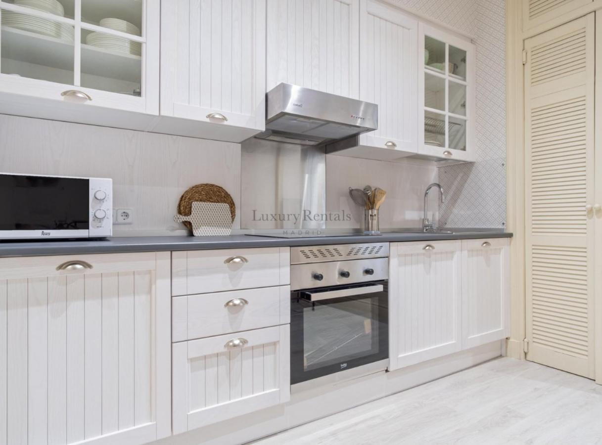 Elegant 3-bedroom In Exclusive Barrio Salamanca Stylish & Spacious, Padilla Iii *