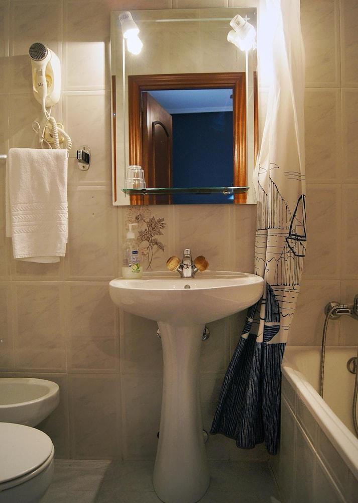 Fuencarral Kryse Hotel 2*