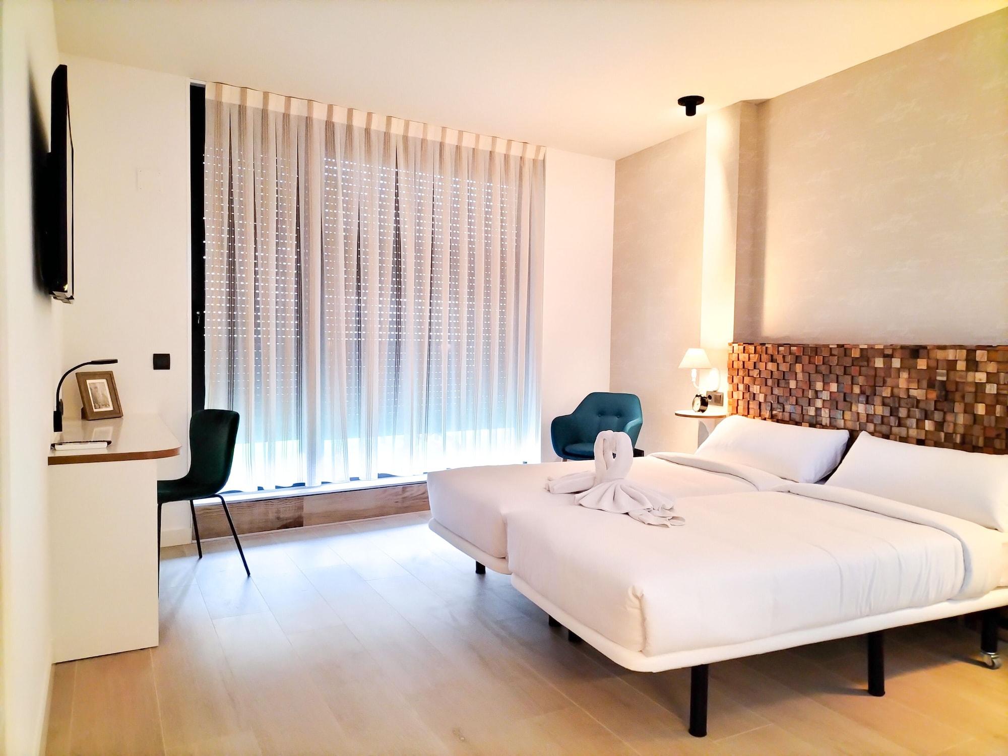 Far Bernabeu Hostel