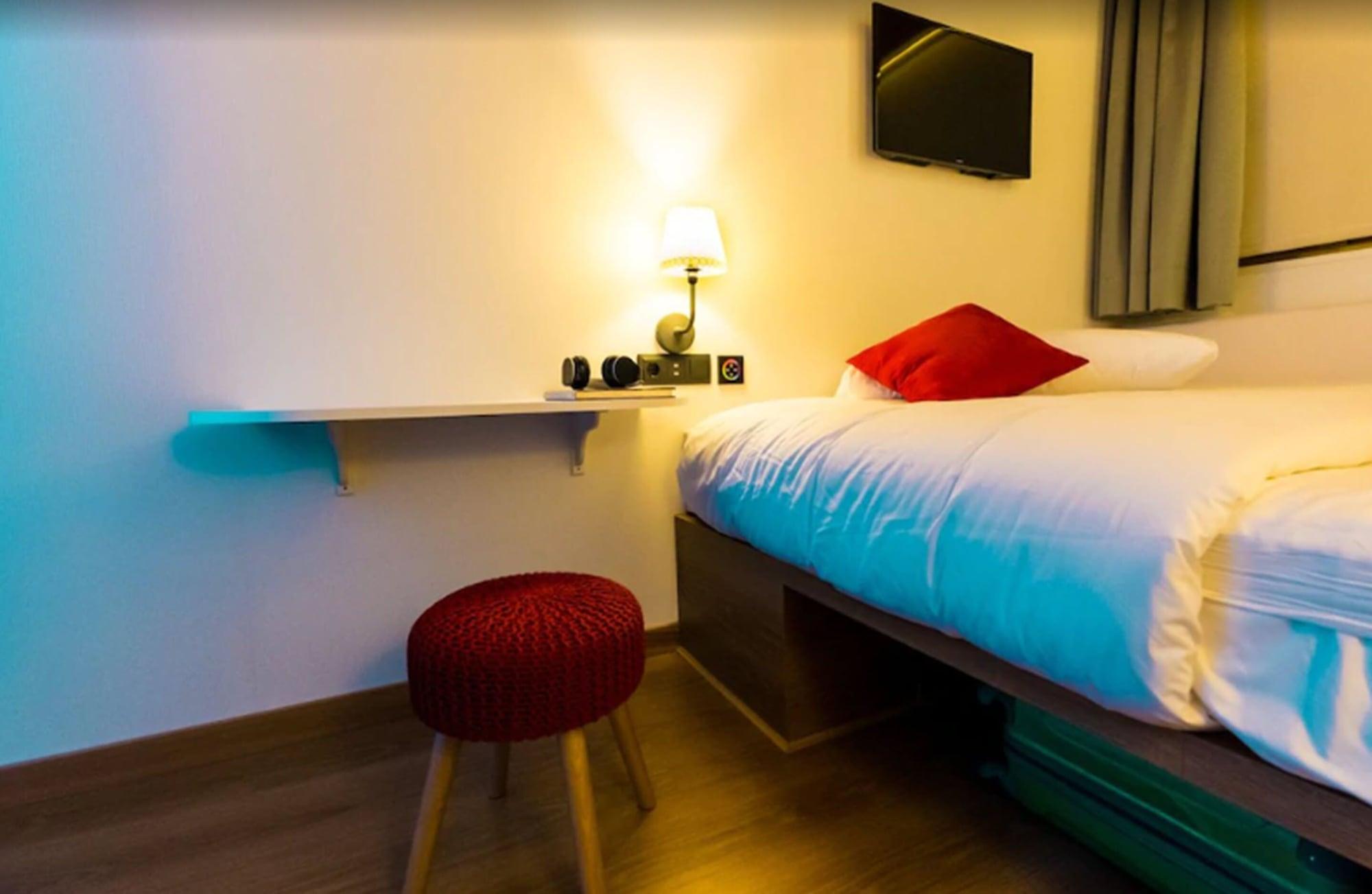 Far Bernabeu Hostel Madrid