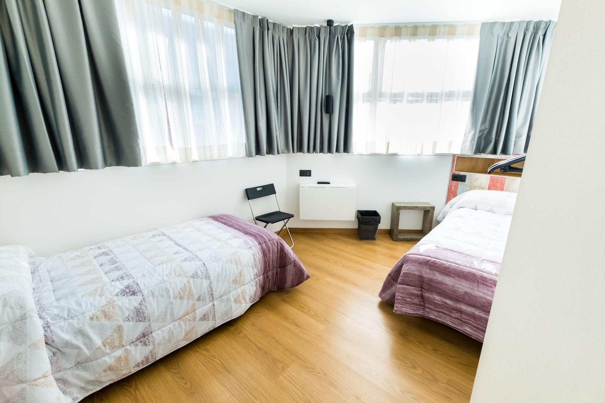 Hostel Far Bernabeu Madrid