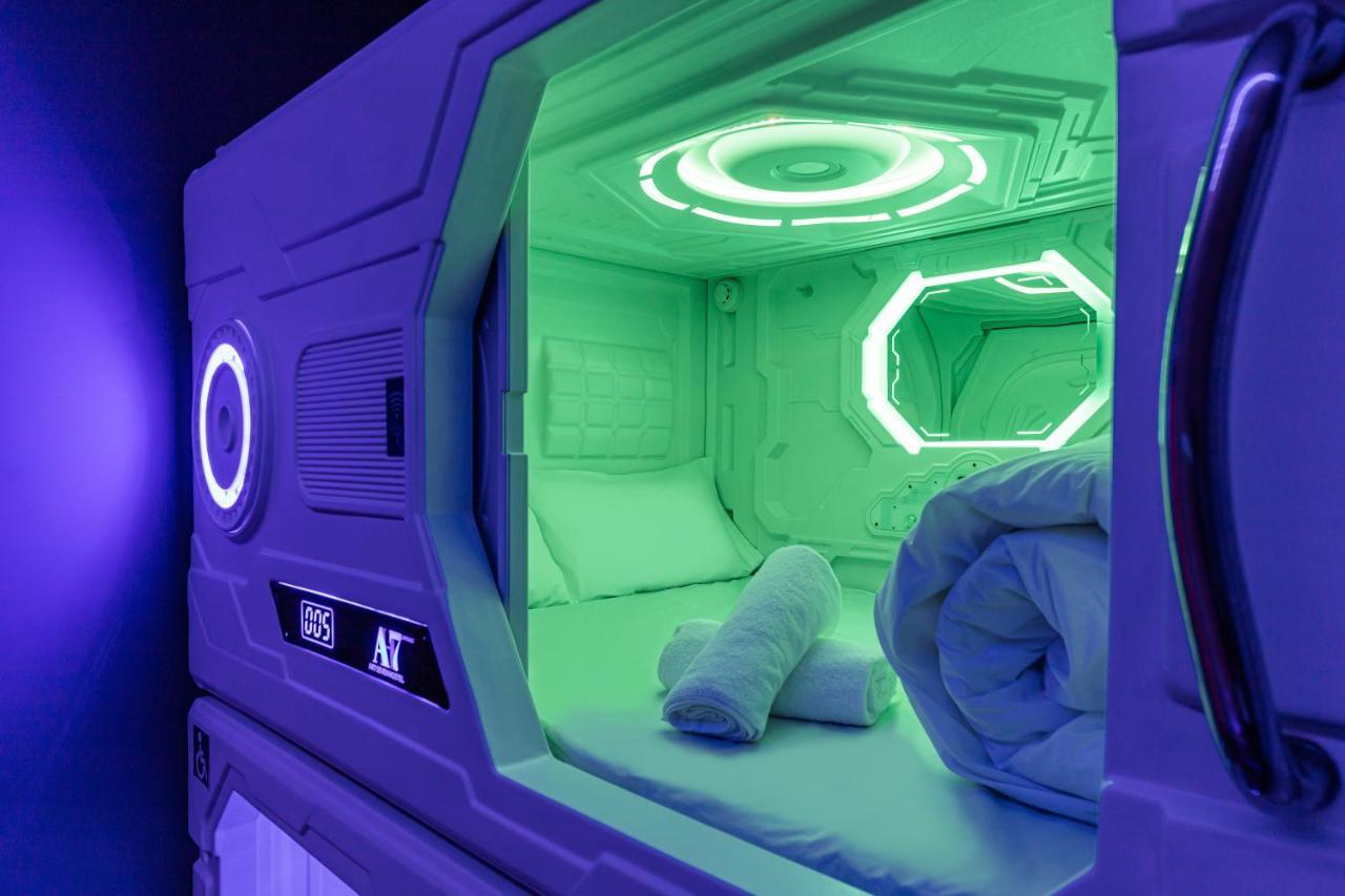 Art Seven Capsules
