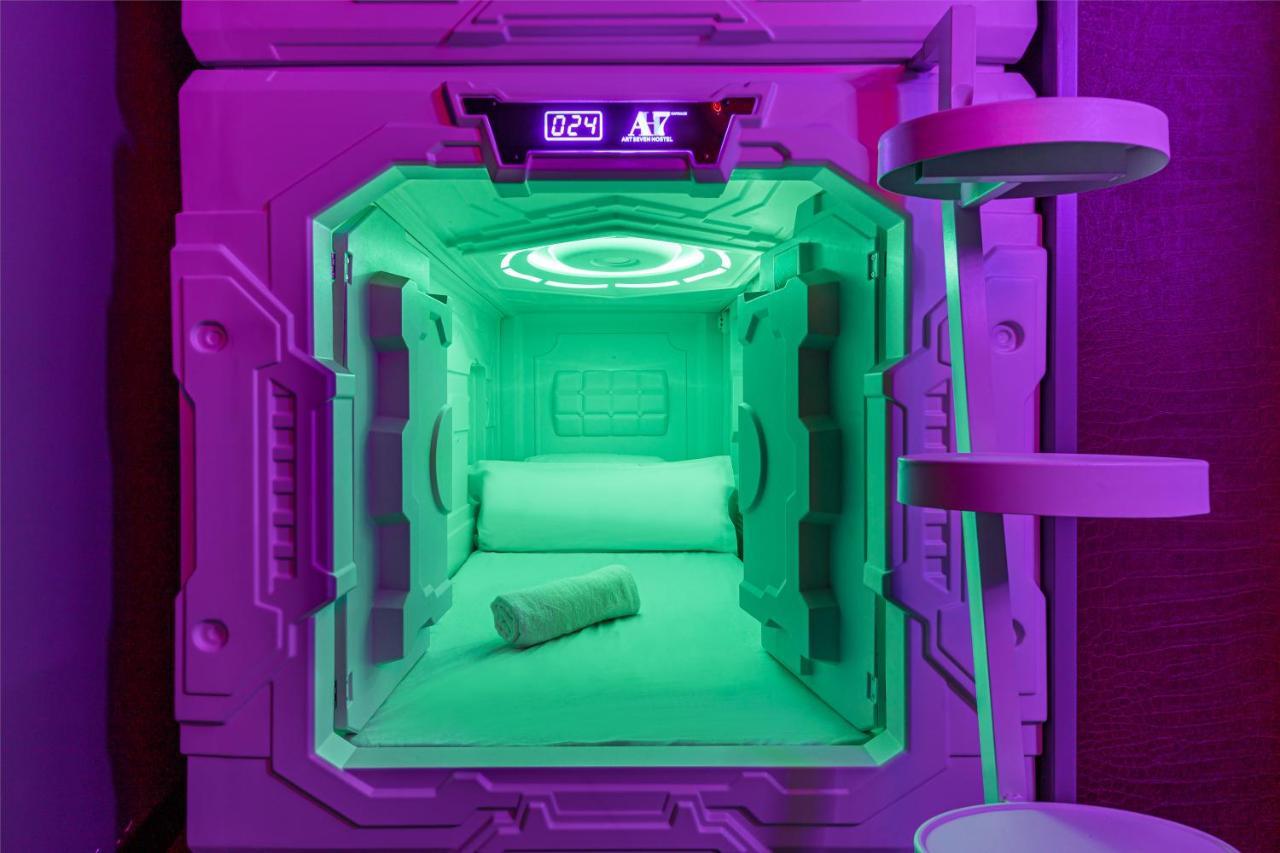 Art Seven Capsules Madrid