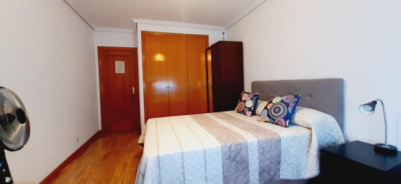 Homestay Habitacion, Muy Amplia Y Luminosa, Muy Cerca Del Centro A 15 Min En El Metro A Sol Y Gran Via *