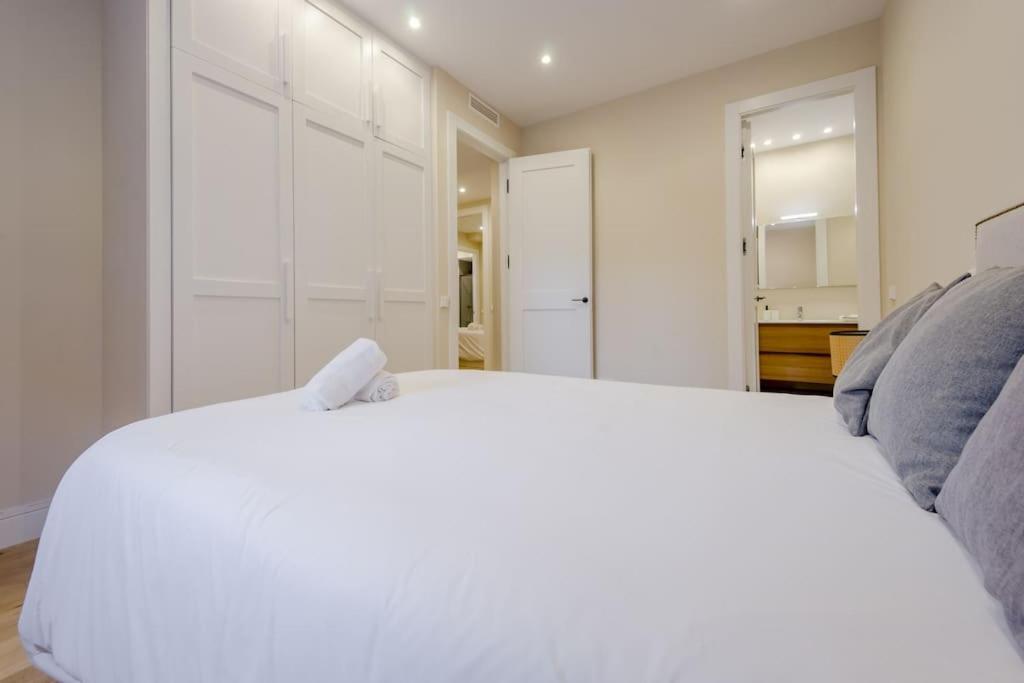 Appartamento Exclusivo Piso De 4 Hab Con Vistas A La Latina Madrid