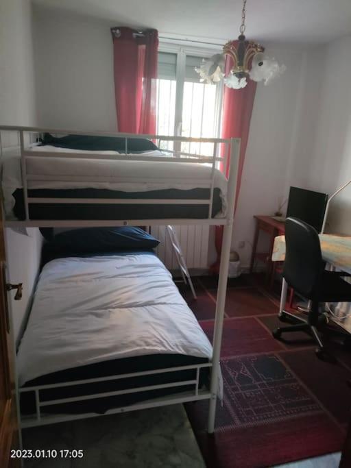 Apartamento Privada, Luminosa Y Bien Comunicada