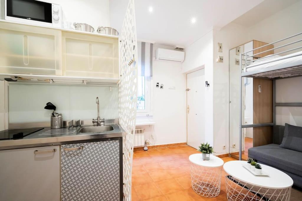 Agradable Estudio 3 Personas / 2 Camas En Gran Via Apartment
