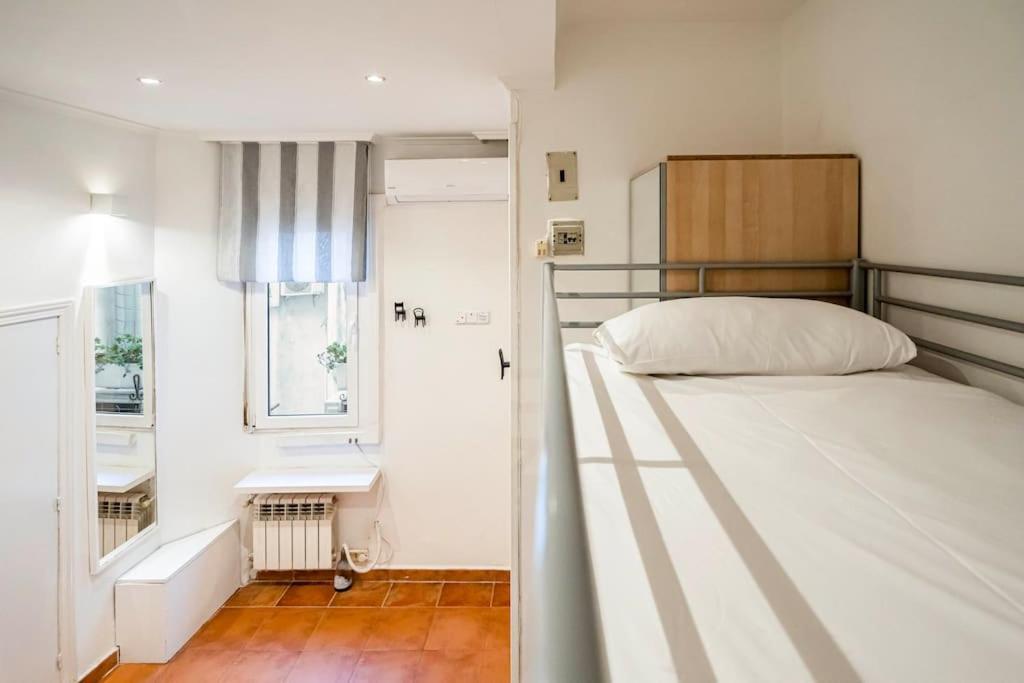 Agradable Estudio 3 Personas / 2 Camas En Gran Via Apartment
