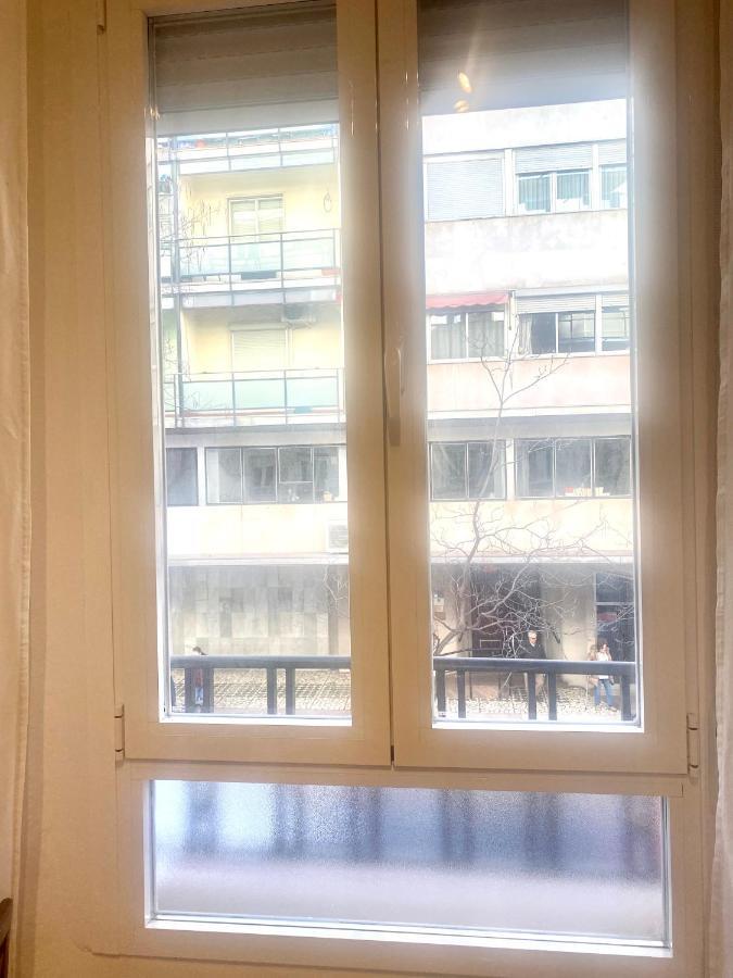 Close To Retiro Park Only For Girl Madri