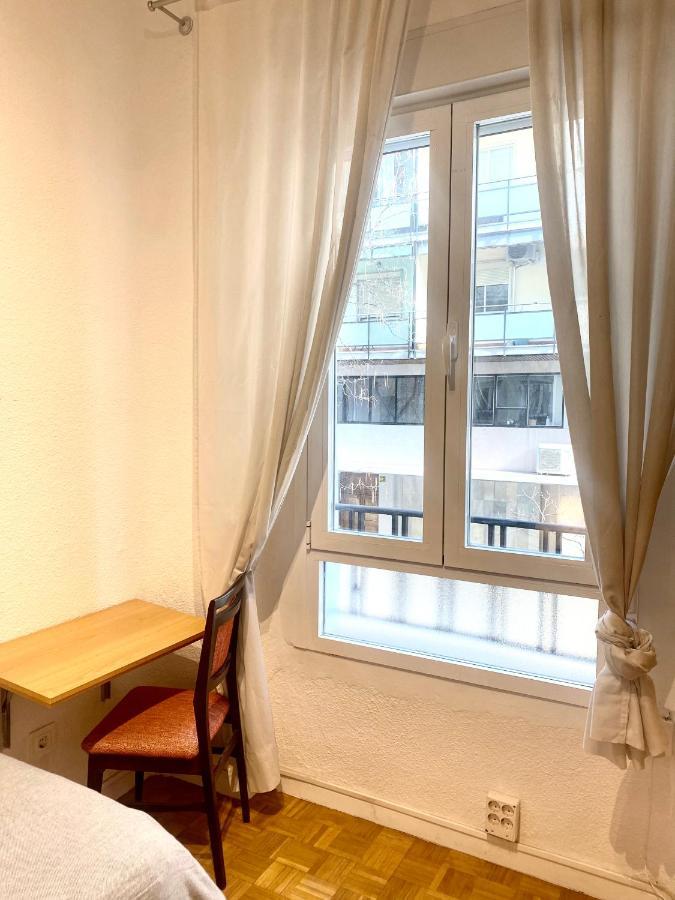 Close To Retiro Park Only For Girl Hospedagem domiciliar Madri