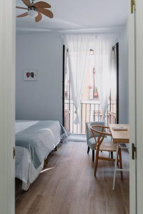Stylish In The Centre Of Madrid-malasana Madri