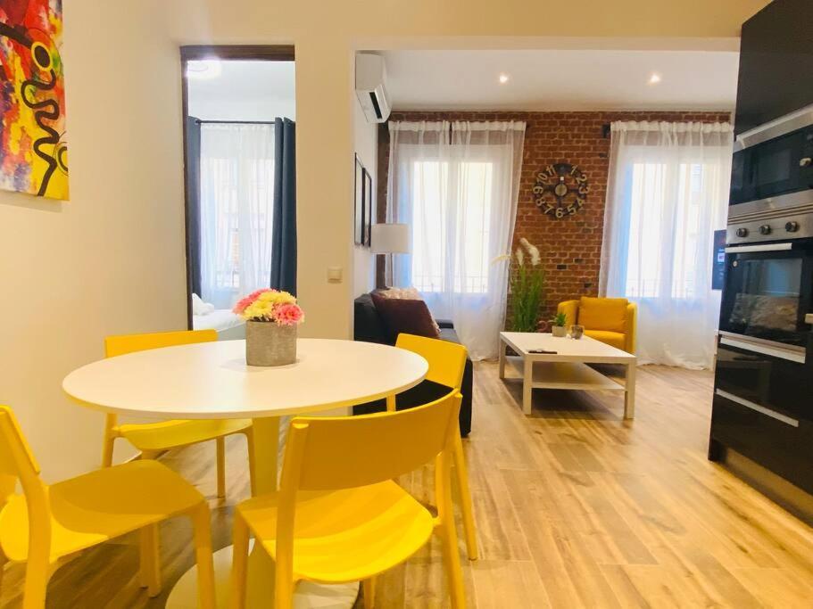 Style & Design Flat In The Center Of Appartement *