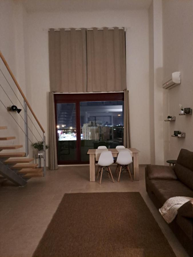 Acogedor Loftcon Garaje A 10min Del Aeropuerto E Ifema Apartamento