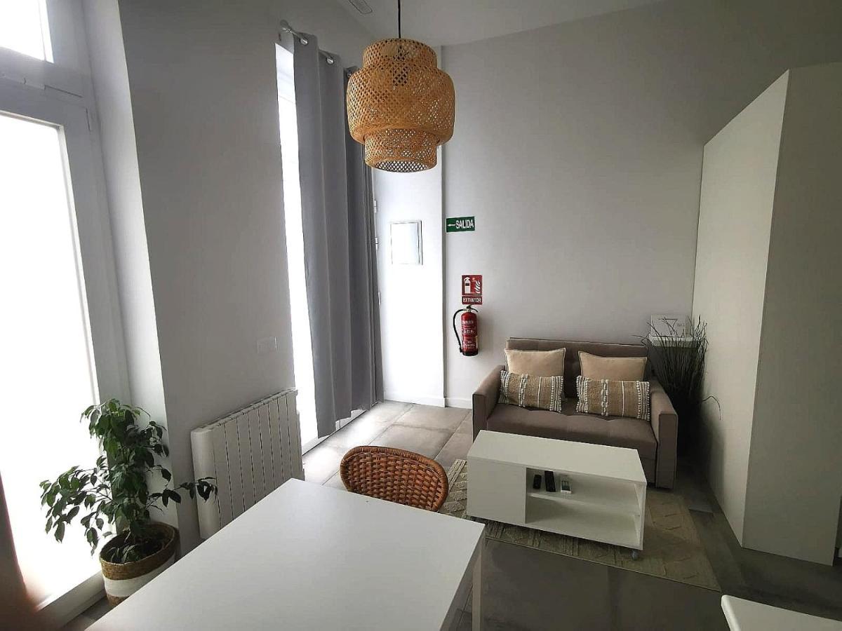 Andres Tamayo Av America Apartment Madrid