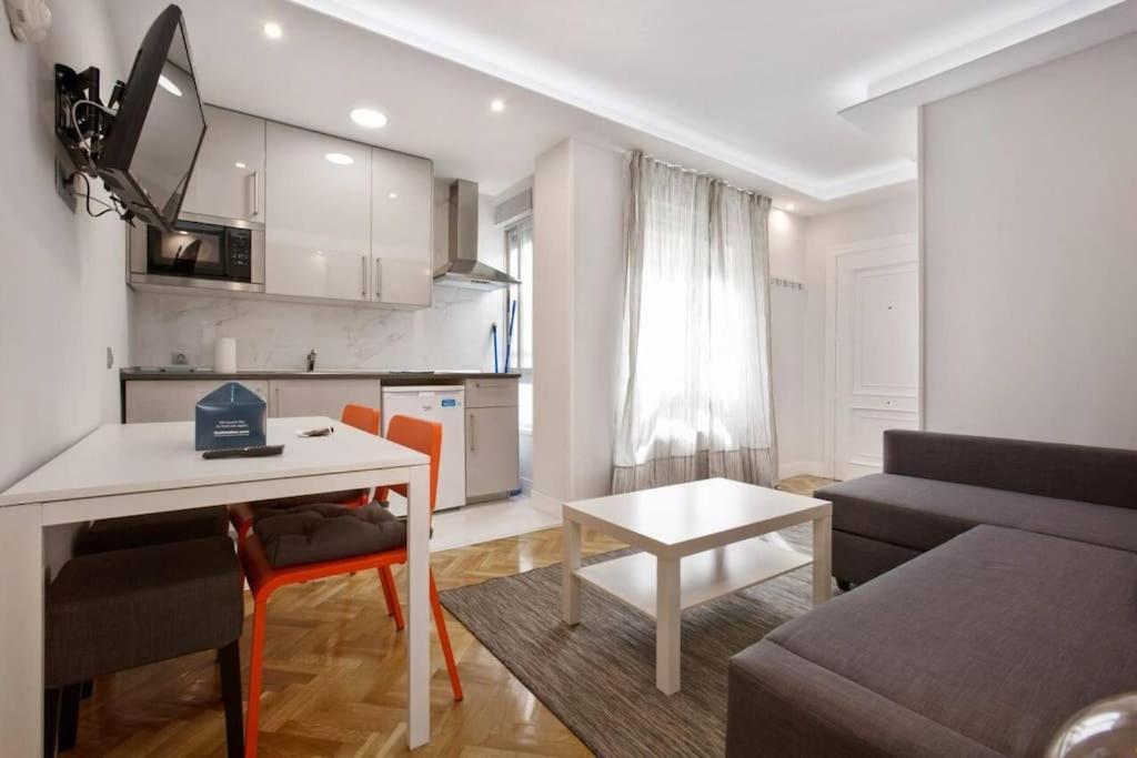 Gran Via By Regalatemadrid Appartement