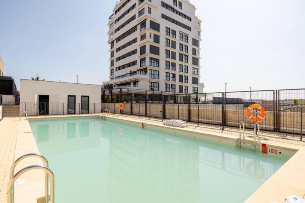 Piso Climatizado Y Parking * Madrid