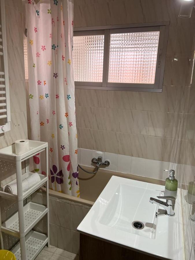 C8 Comodo Piso De 3 Cerca Del Centro De Apartamento *