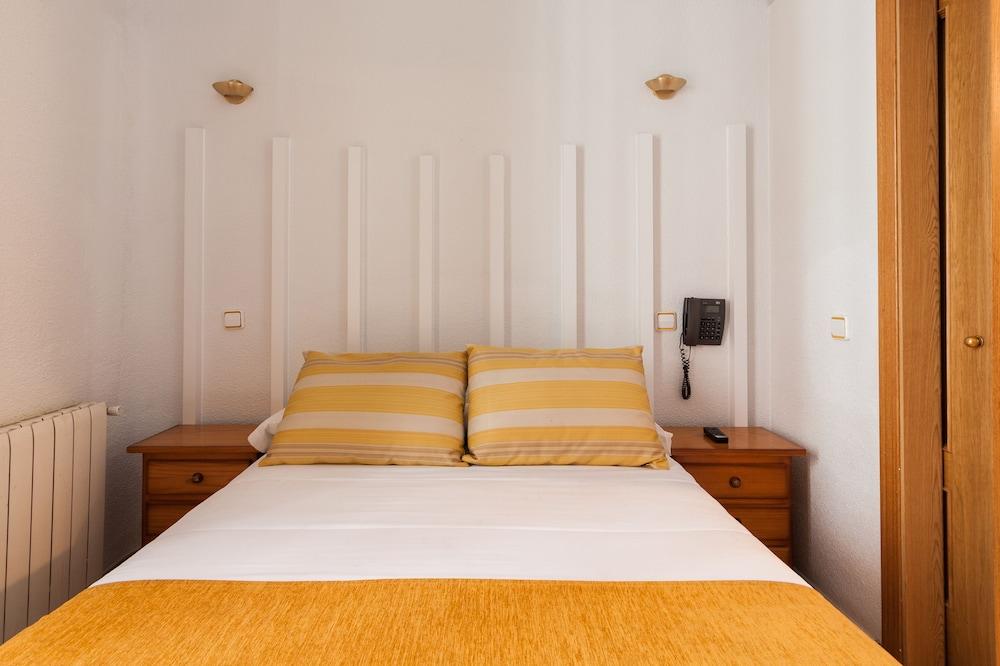 Josefina-gran Via Hostel