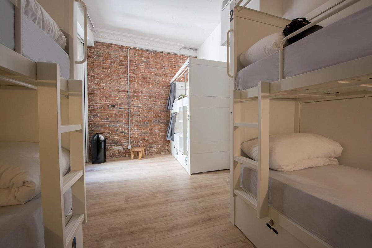 Bluesock Hostel *