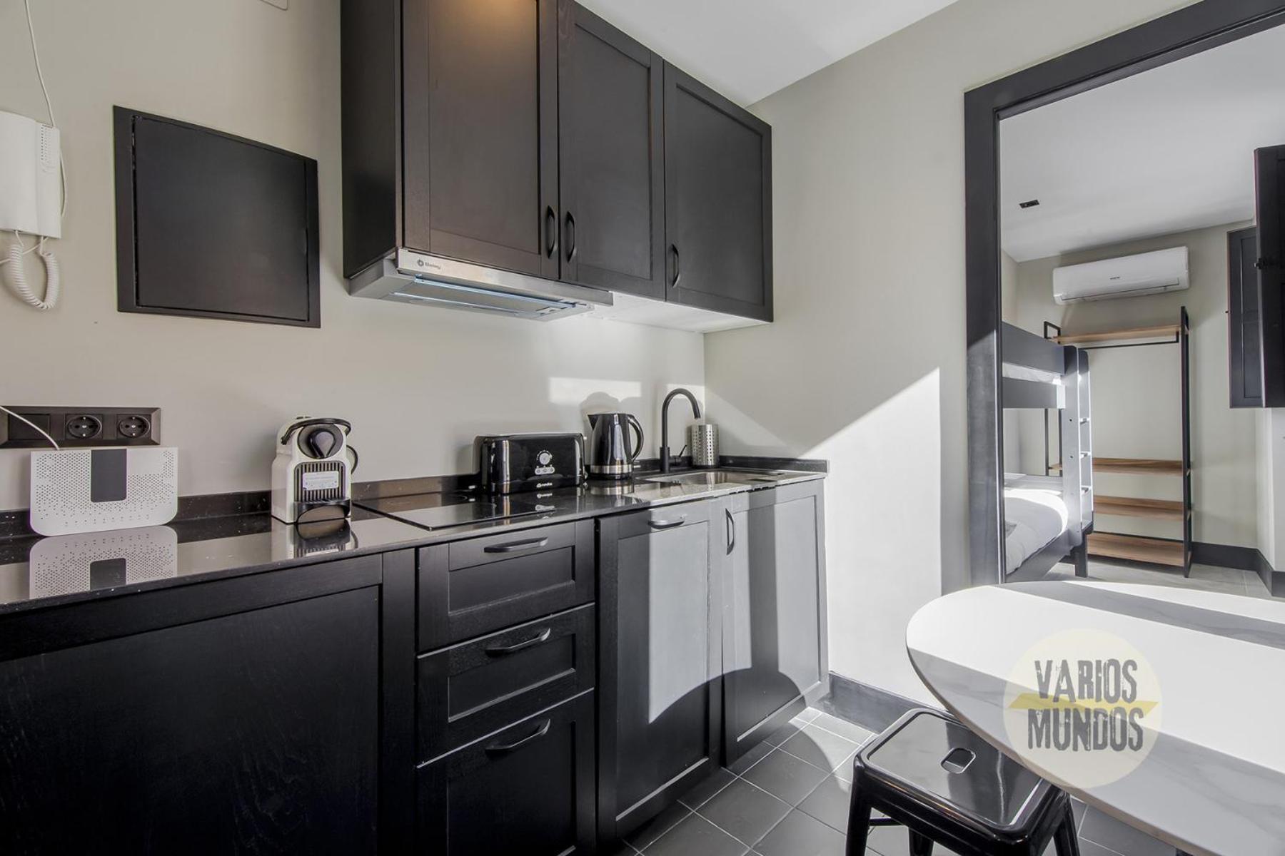 Premium 7pax En Calle Santa Ana-la Latina E2 * Madrid