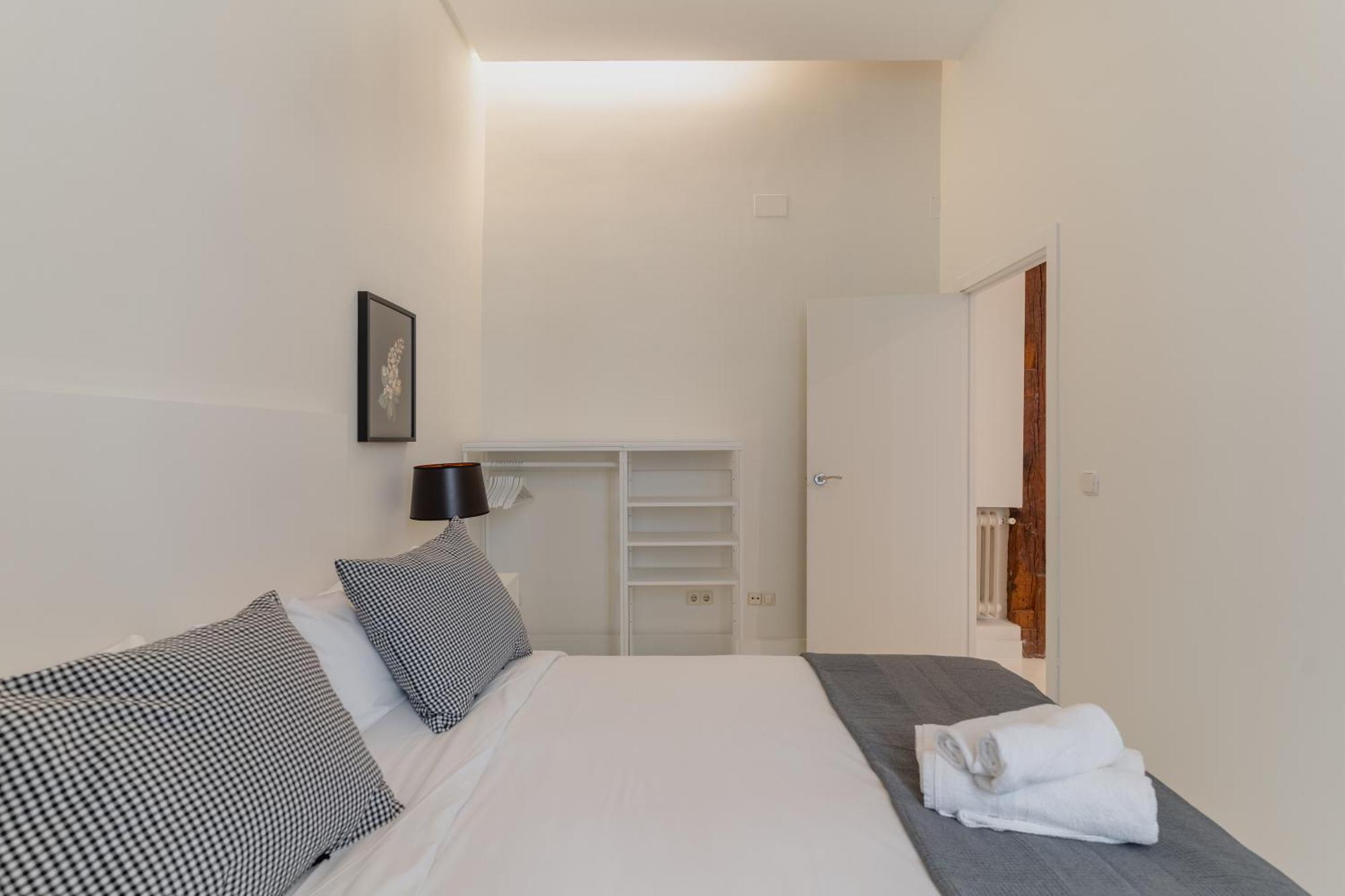 Spacious Modern-3bedrooms 2bathrooms-plaza Mayor Appartamento