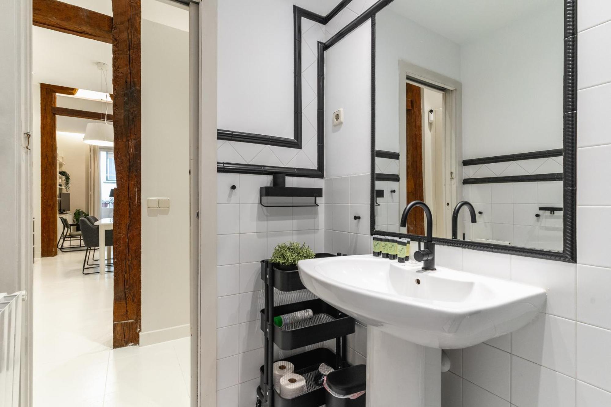 Spacious Modern-3bedrooms 2bathrooms-plaza Mayor Appartamento