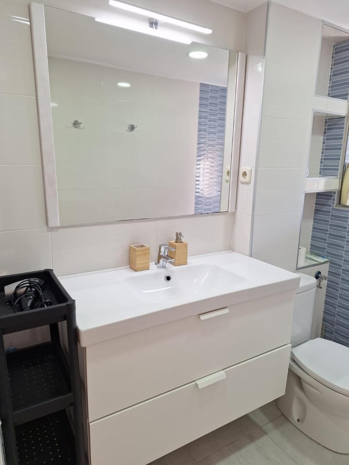 Apartamento Cercano A Ifema, Aeropuerto, Clinica Universitaria Navarra Y Civitas Metropolitano * Madri