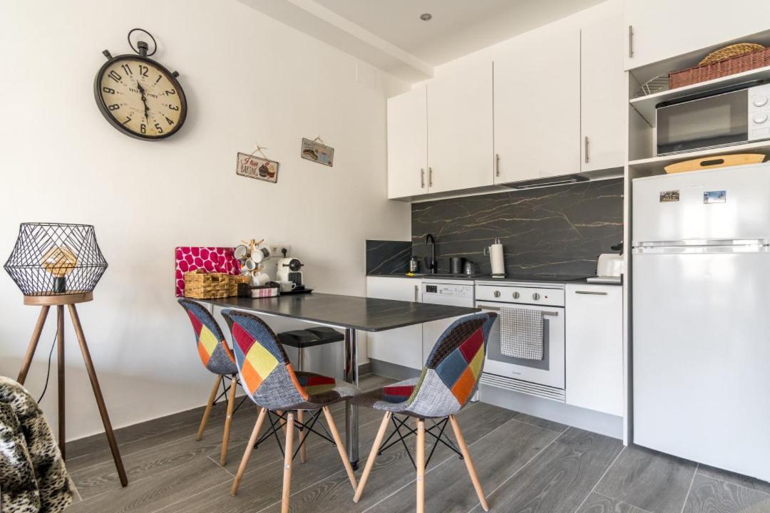 Brigth- Pool Parking-1bd 1bth-prado Apartment
