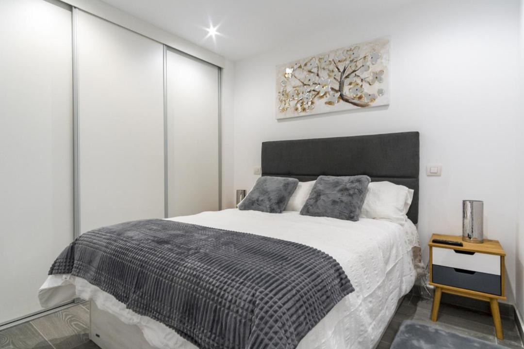 Apartment Brigth- Pool Parking-1bd 1bth-prado