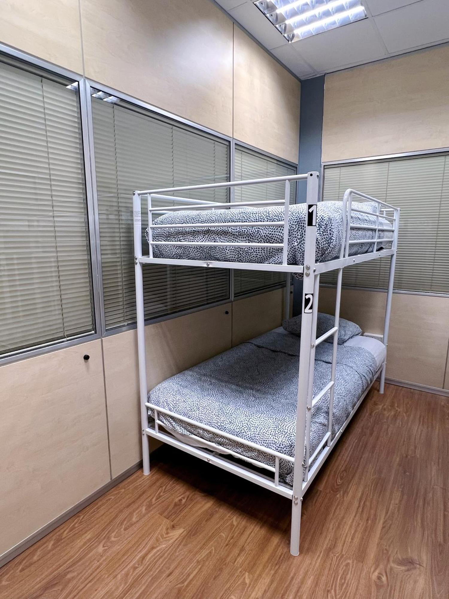 Acacias Hostal