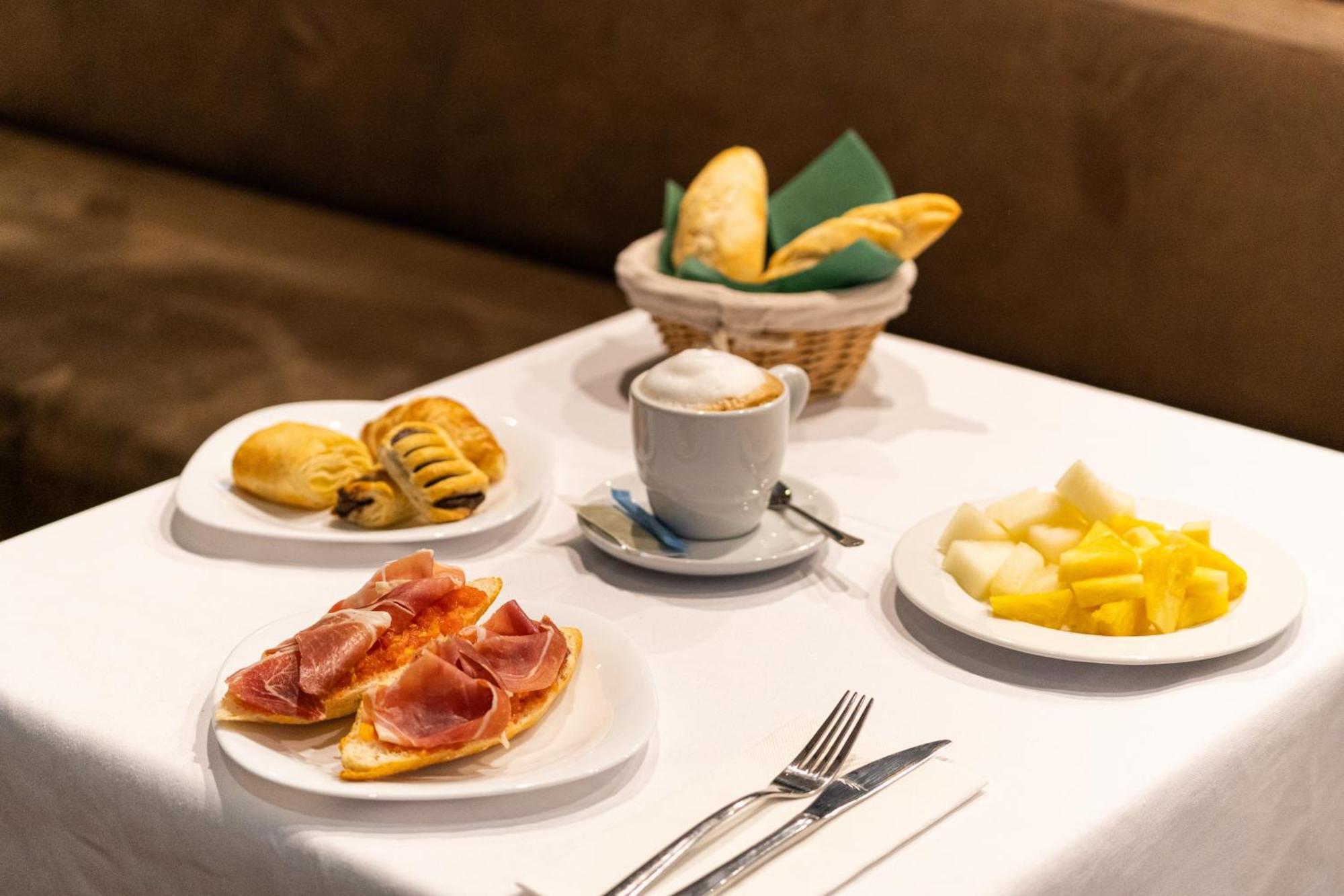 Hotel Neomagna 3*