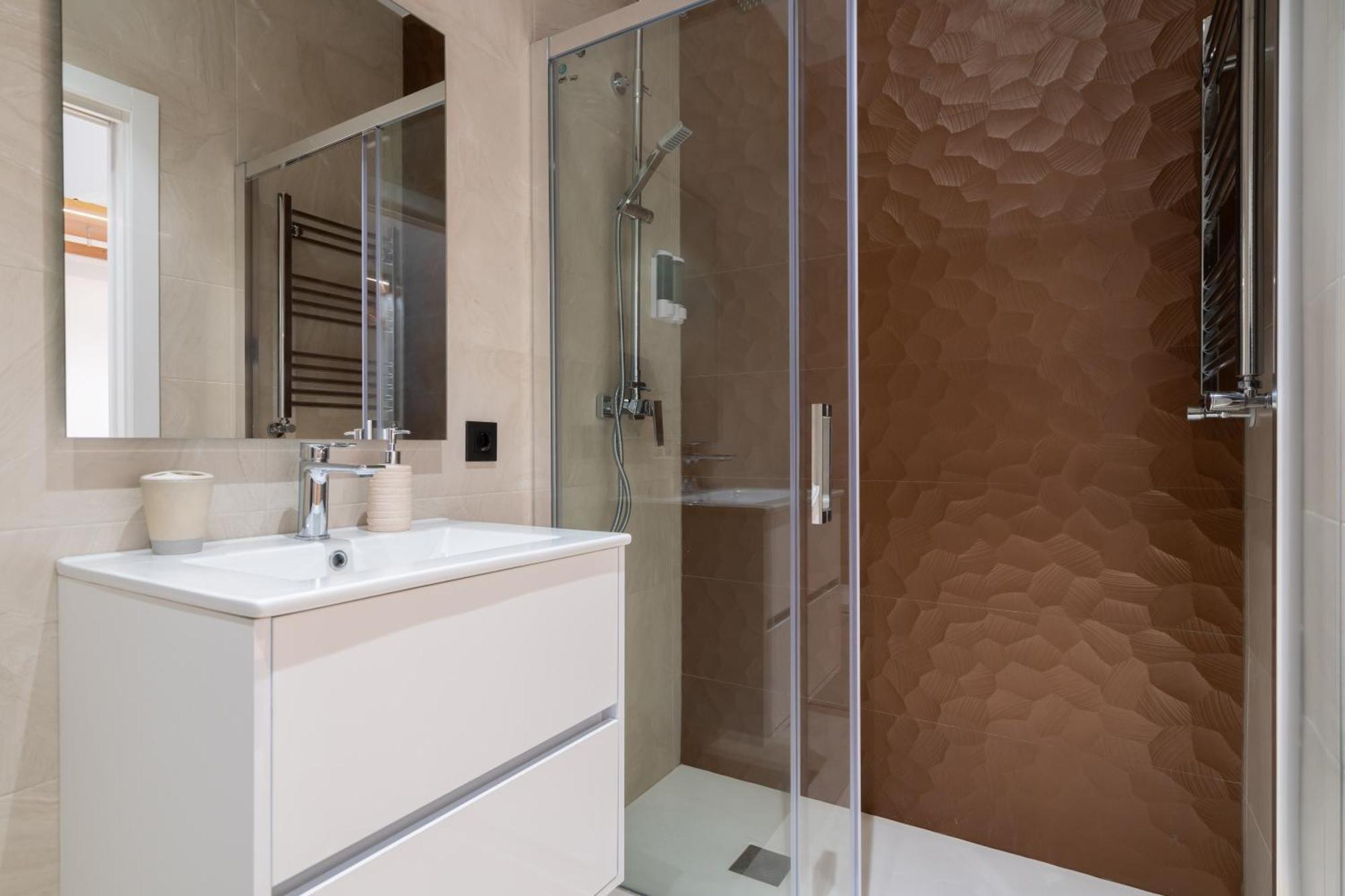 Apartment Chueca Hortaleza 12pax 5 Bedrooms 5 Baths