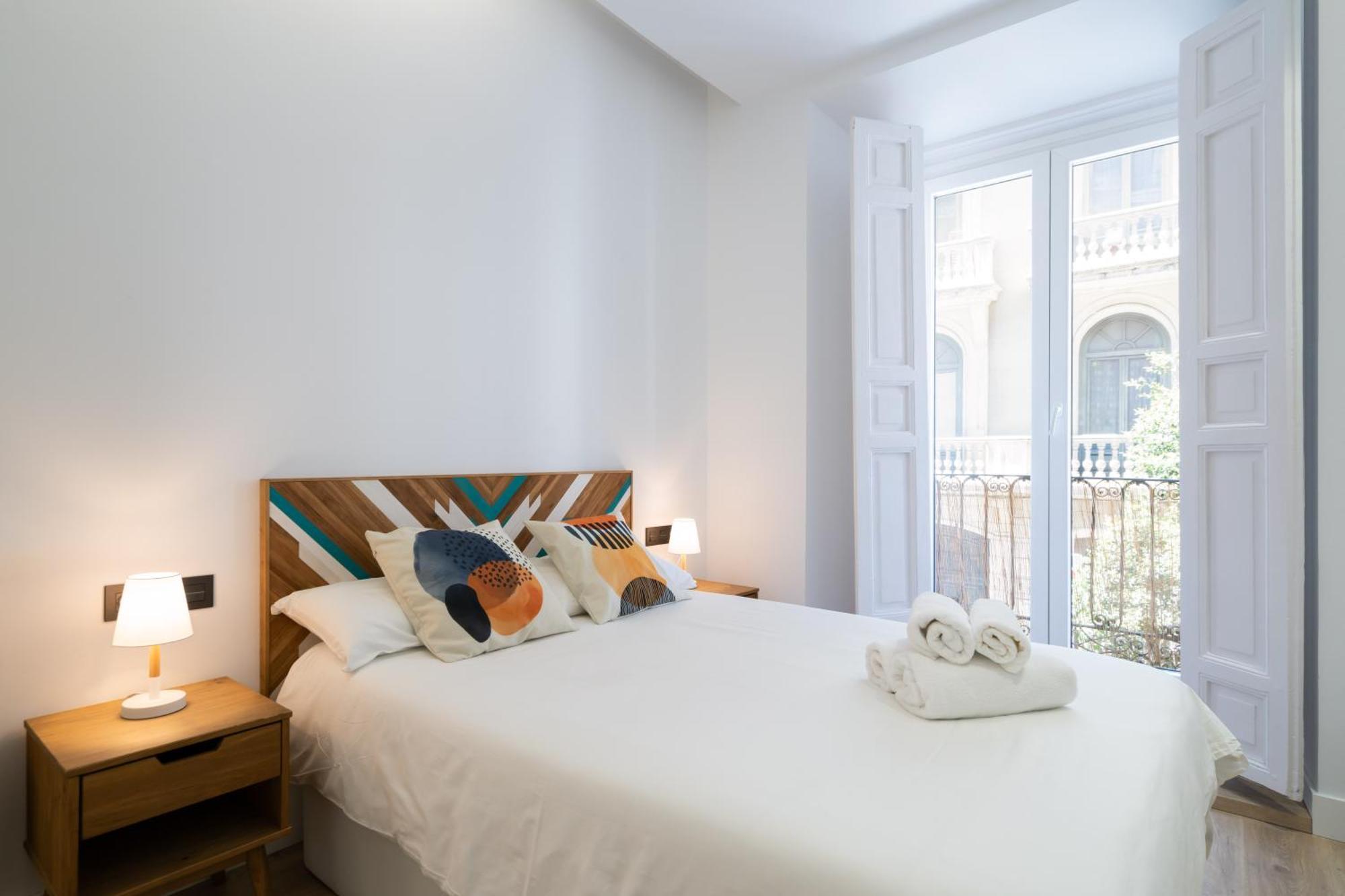 Apartment Chueca Hortaleza 12pax 5 Bedrooms 5 Baths *