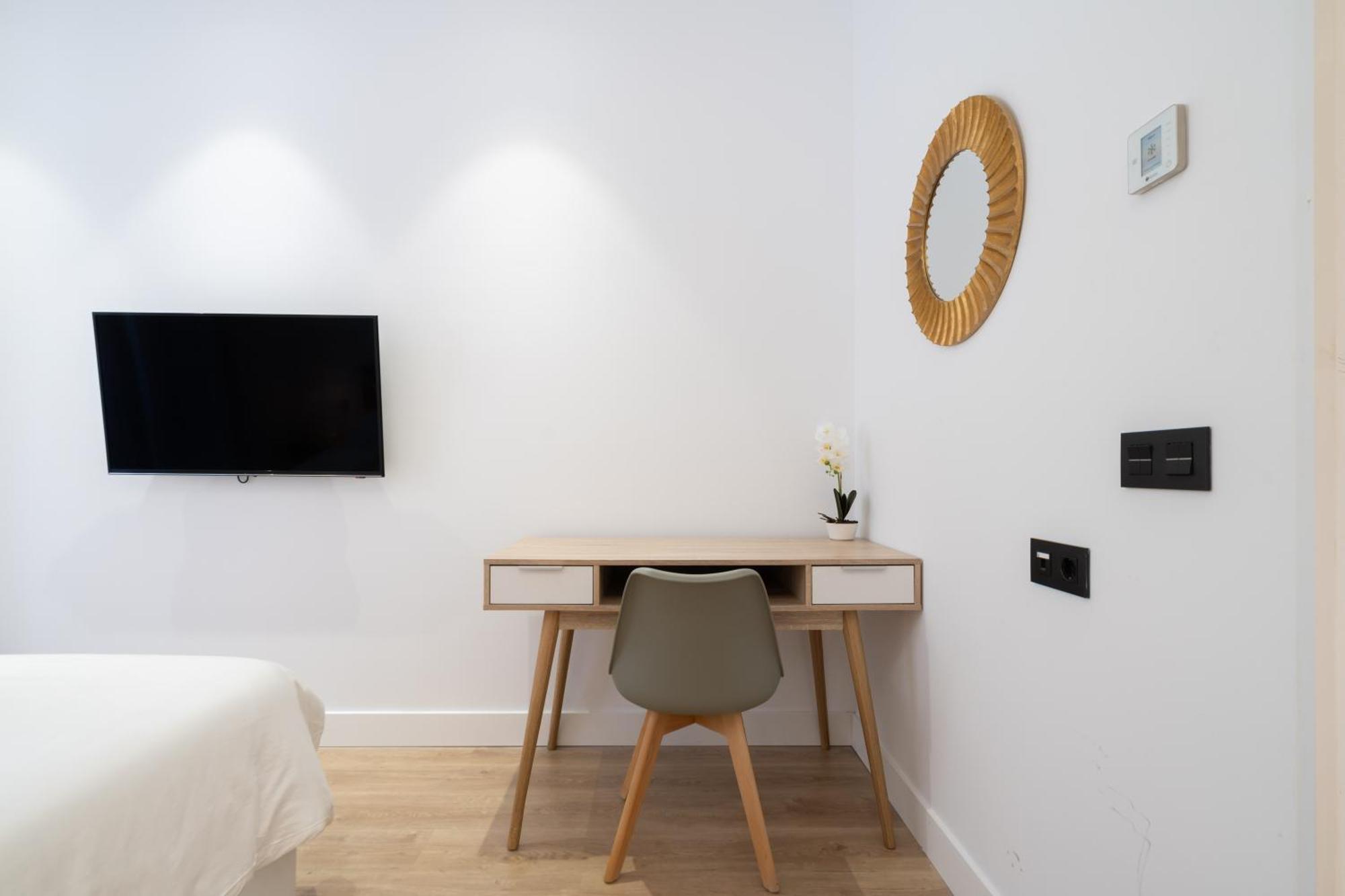 Apartment Chueca Hortaleza 12pax 5 Bedrooms 5 Baths *