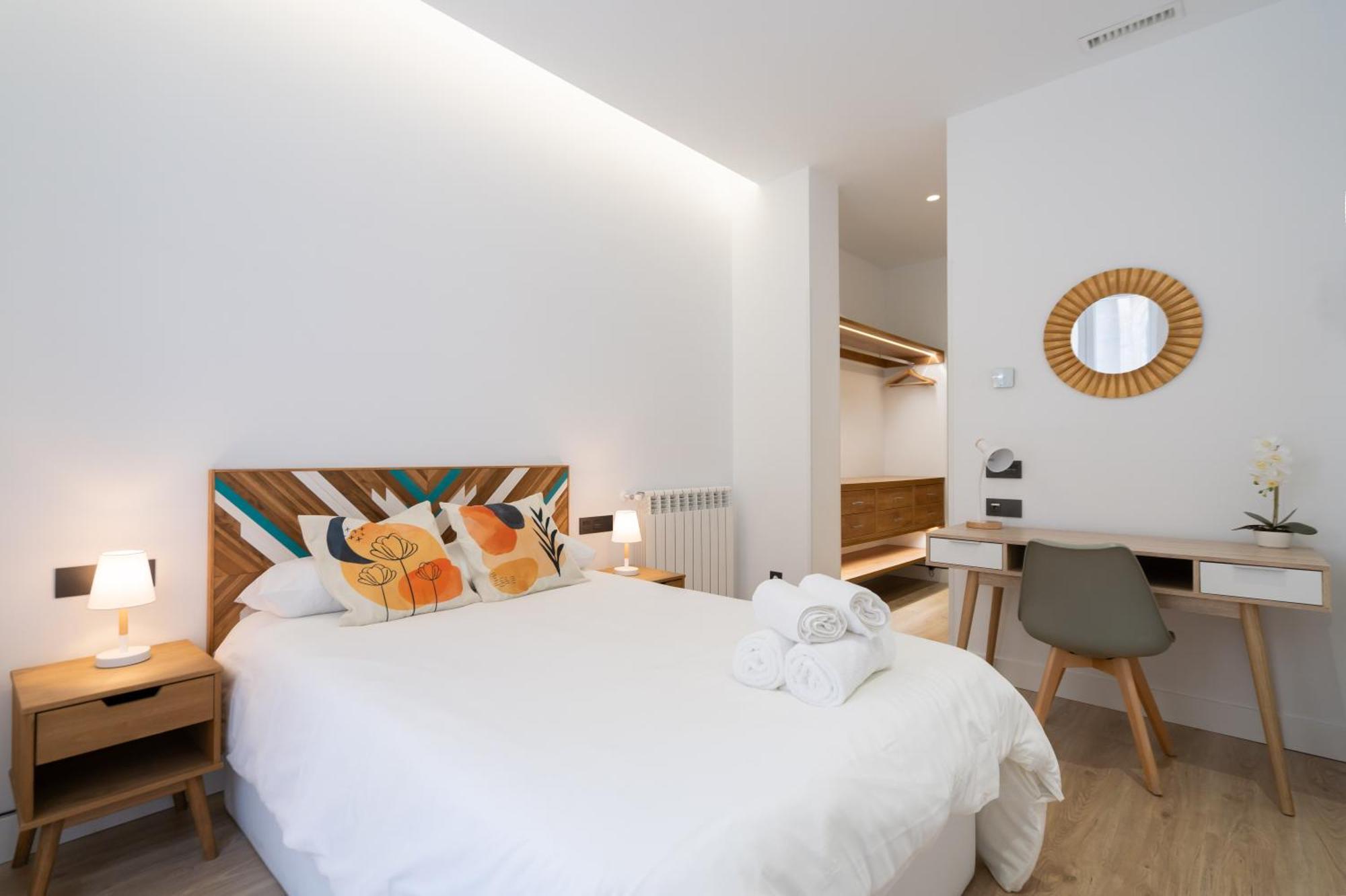 Apartment Chueca Hortaleza 12pax 5 Bedrooms 5 Baths Madrid