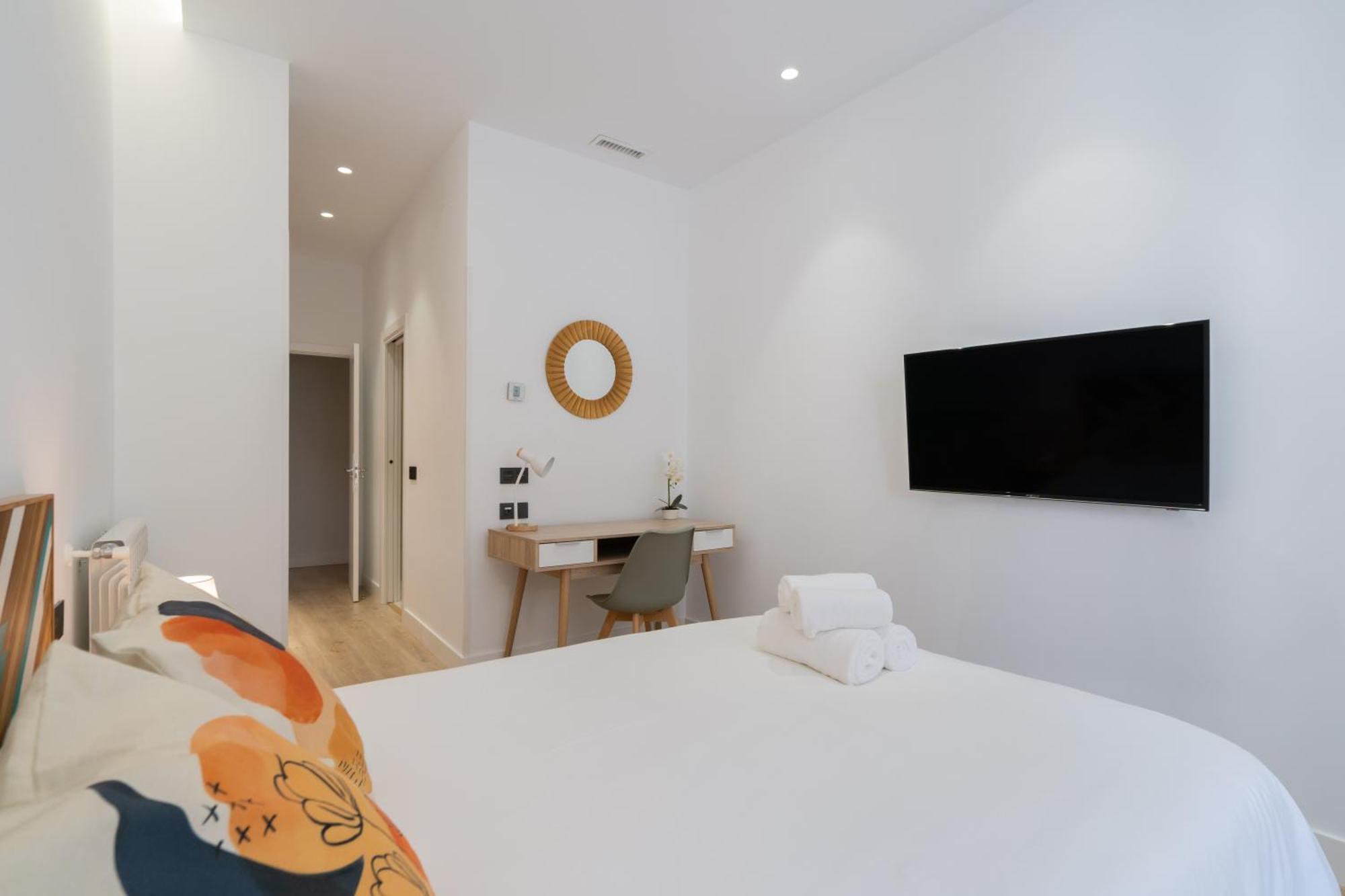 Apartment Chueca Hortaleza 12pax 5 Bedrooms 5 Baths Madrid