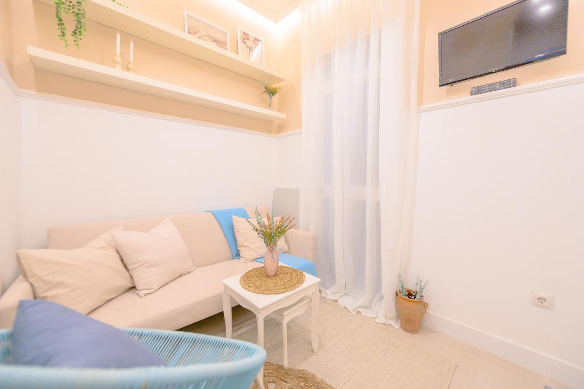 Appartement For Encantador Estudio Temporal Con Cama Doble Y Sofa Cama, Patio Compartido Ctg86