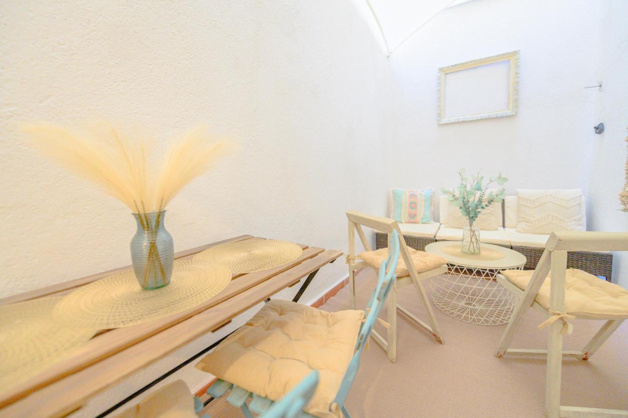 Appartement For Encantador Estudio Temporal Con Cama Doble Y Sofa Cama, Patio Compartido Ctg86