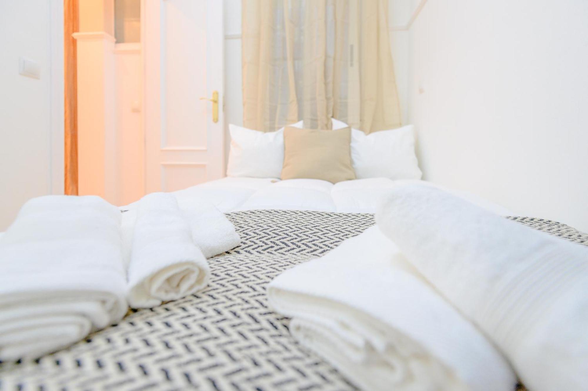For Encantador Estudio Temporal Con Cama Doble Y Sofa Cama, Patio Compartido Ctg86 Appartement
