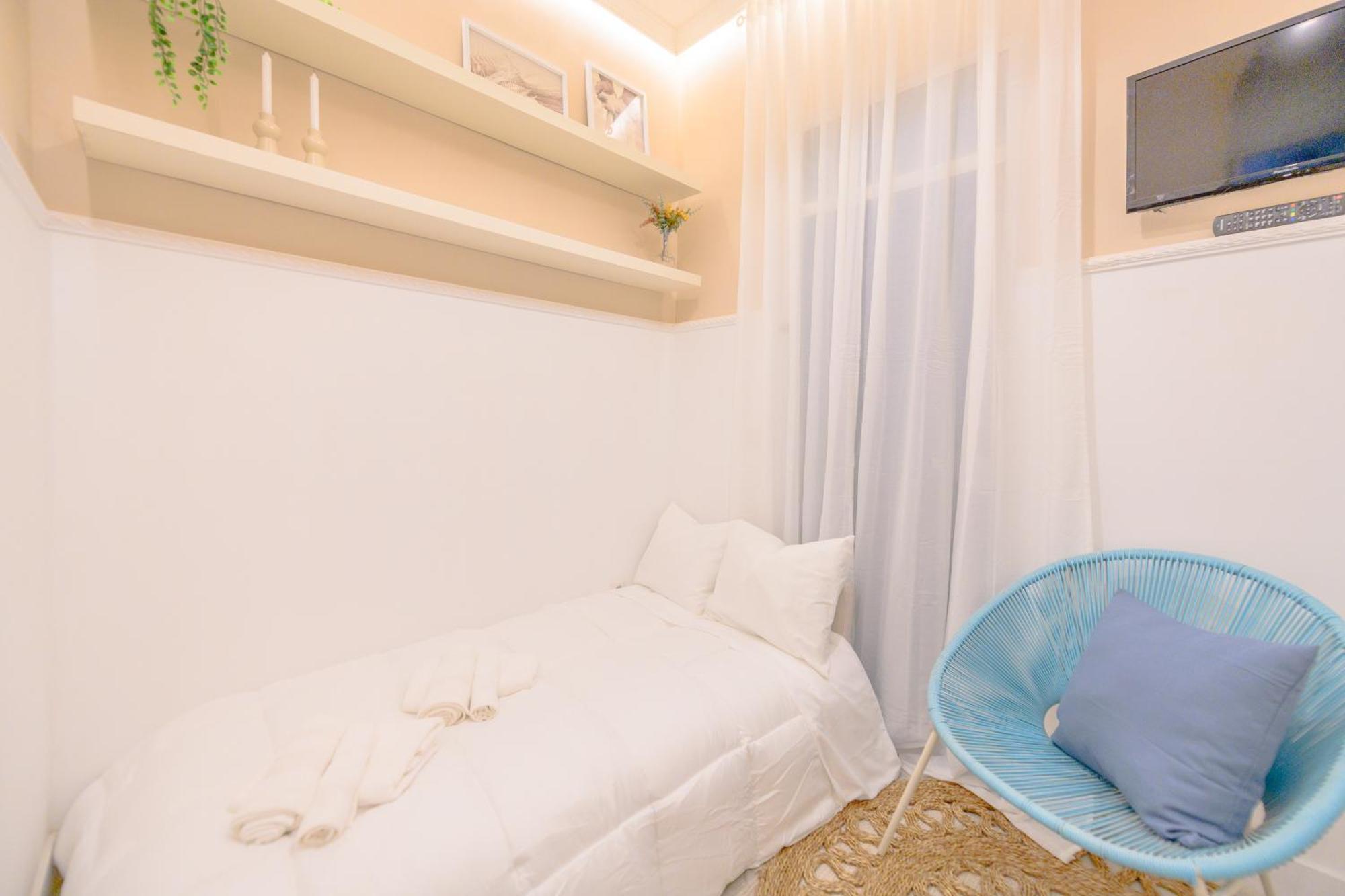 Appartement For Encantador Estudio Temporal Con Cama Doble Y Sofa Cama, Patio Compartido Ctg86 Madrid