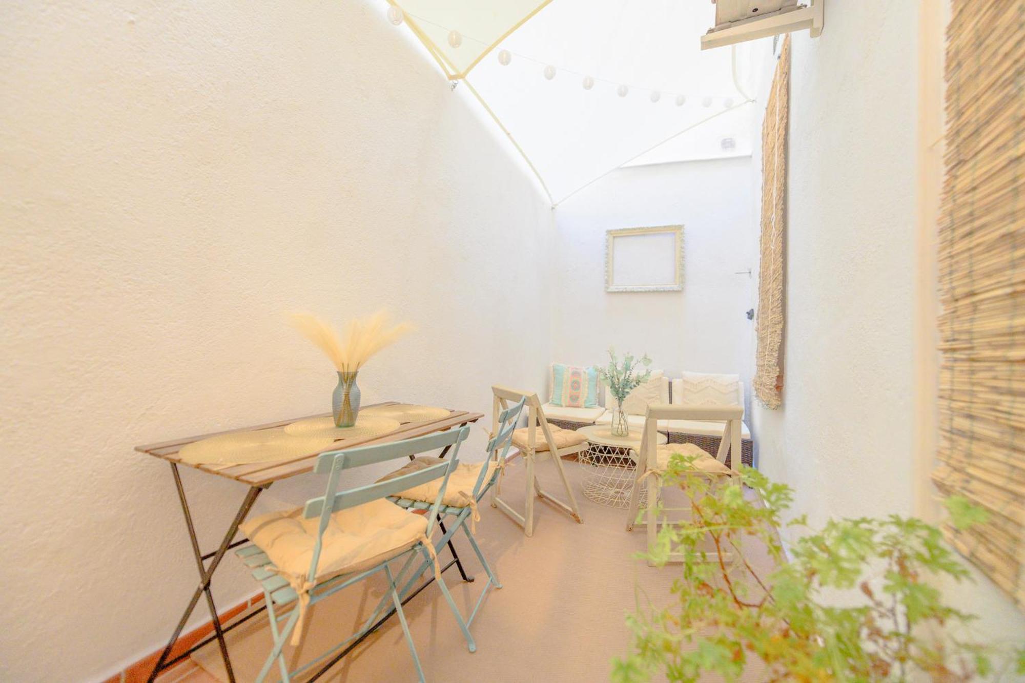Appartement For Encantador Estudio Temporal Con Cama Doble Y Sofa Cama, Patio Compartido Ctg86 *