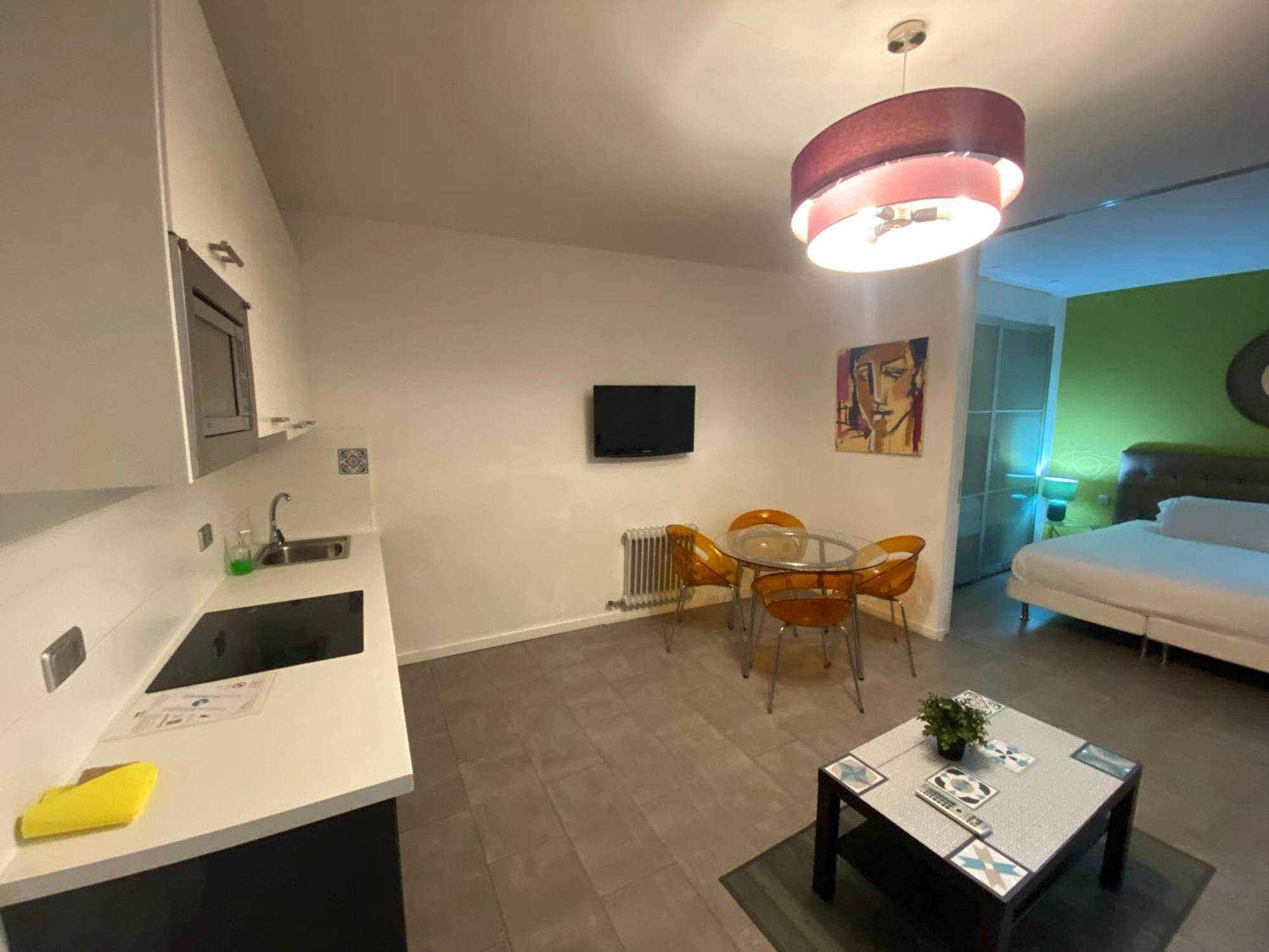 Sixrooms Plaza Mayor 4*